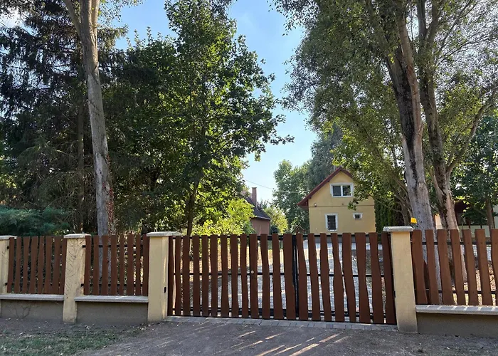 Viola Horgasz-es Vendeghaz Case de vacanță